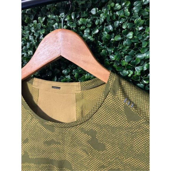Men's Lululemon Fast Free Short Sleeve Shirt Small Chroma Camo Auric Green - Picture 2 of 4